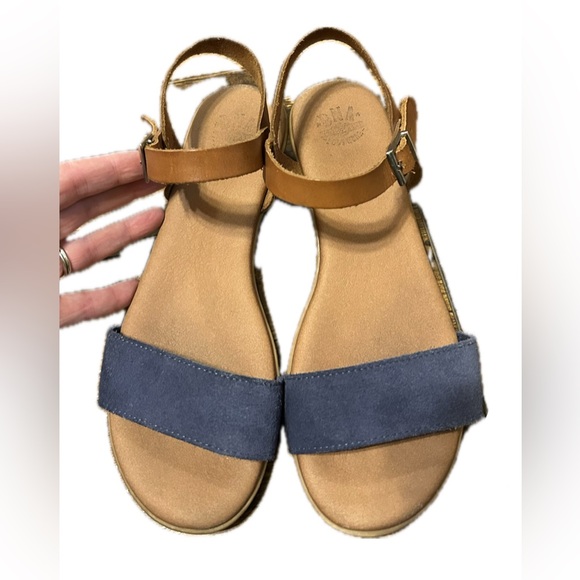 DNA Rockaway Sandals. Navy and Tan Leather. - Picture 1 of 10